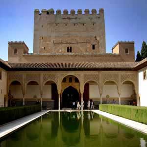 Alhambra Tour with Tickets and Official Guide